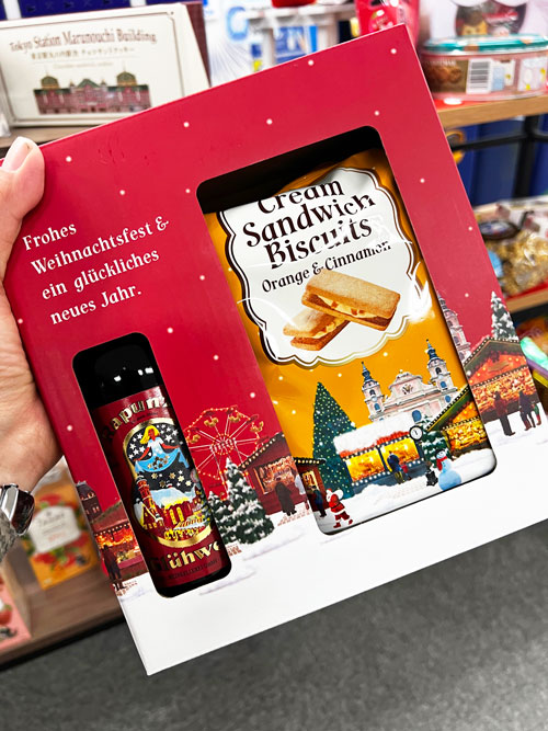 MJクリスマスマーケットで販売したワインとクッキーのセット